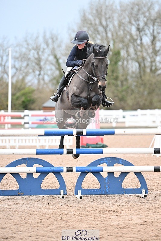 241206-142215-01090 - Cls 6 Foxhunter and 1.20m Open
