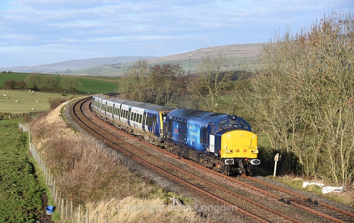 JL - 28.11.23 37611 & 331008 5Q17 Allerton - Skipton CS, Cragg Lane - Little North Western (west to east)