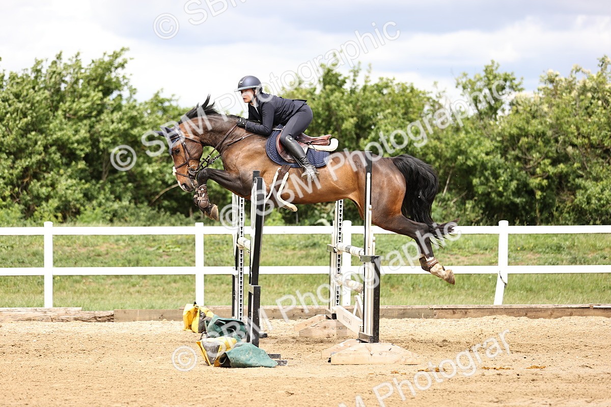 SBM_003126 - Class 11 - Senior Newcomers - 1.10m