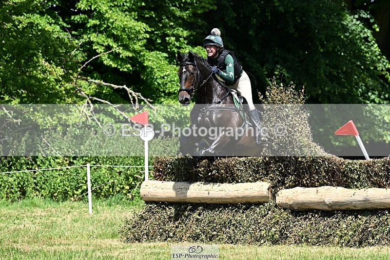 240629X-120231-2339 - 051-Marie_Webber-BENNY'S_DOUBLE_DIAMOND