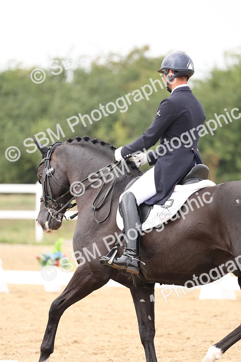 SBM_007605 - Class 9 - FEI INT I - 14.57-15.45