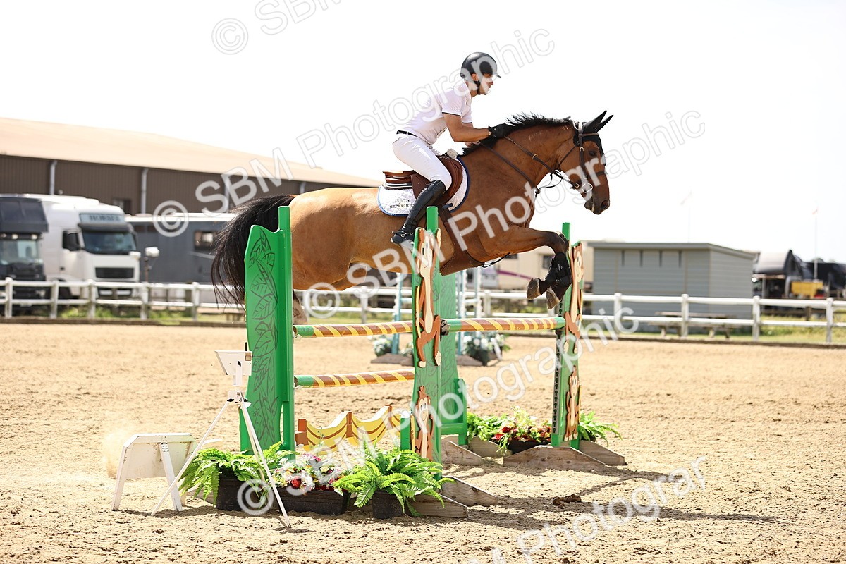 SBM_000626 - Class 15 - Redpost Equestian Senior Foxhunter - 1.20m