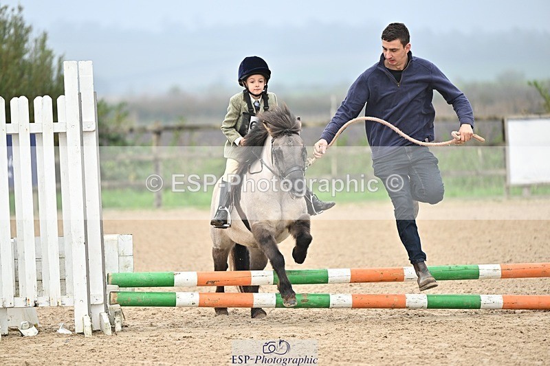 241110-102227-00273 - 40cm Showjumping