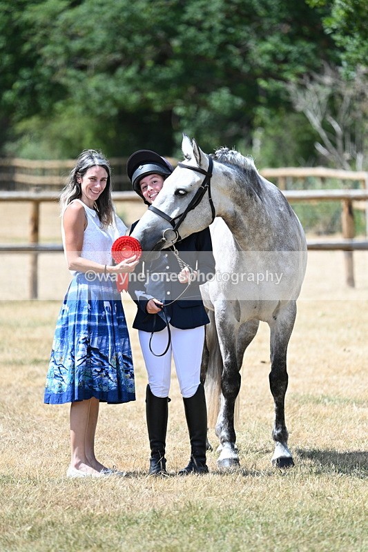 WJ7_2023 - Class 4a Prettiest Mare 14.2hh and over hand