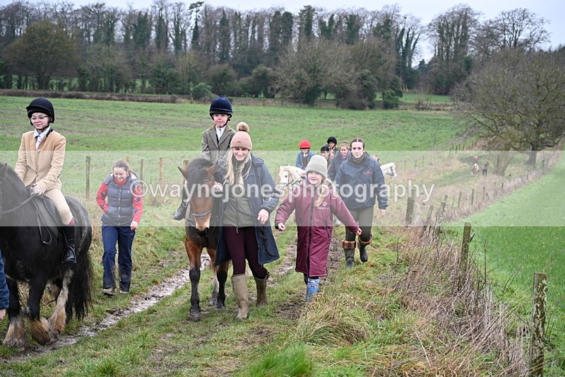 WJ7_9478 - Walk out..