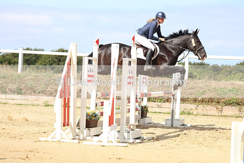 3E7A3582 - Class 4: Senior British Novice/90cm open