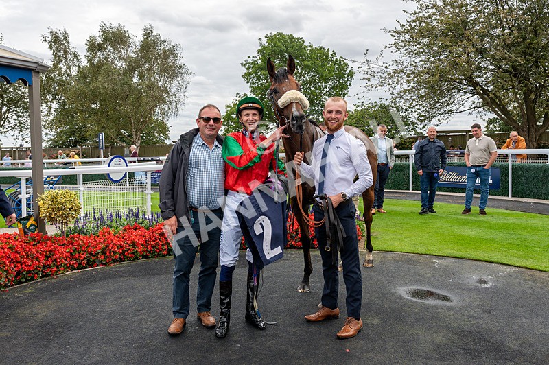 300825-Race 5-High On Hope-2928 - Race 5