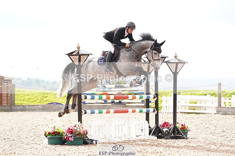 241004A-150318-00868 - Fri 04 Snr Fox & 1.20m Open