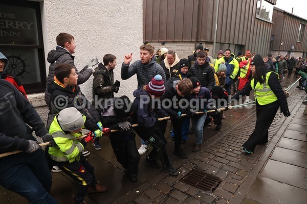 DAD_2006 - Stromness Yule Log Pull