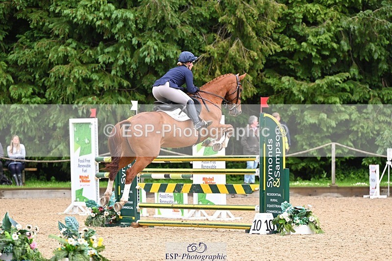 240526-140717-24434 - 251-MILESTONE_GOLD-Gaby_Bull