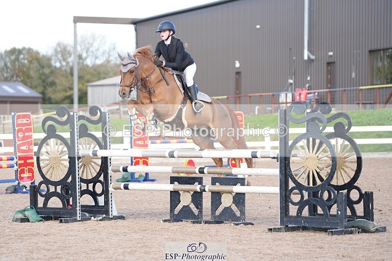 251025-142906-00631 - Cls 13 Pony Foxhunter and 1.10m