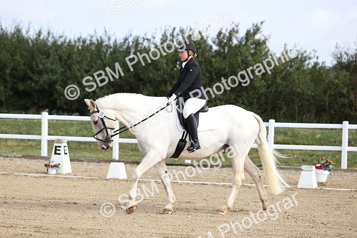 SBM_015373 - Class 14 - Novice 23 - 9.05-10.08