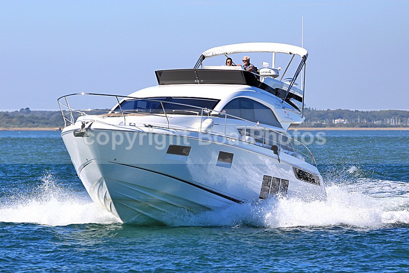 180805 RUM RUNNER - FAIRLINE SQUADRON 1Y3A8115 - Flybridge Cruisers