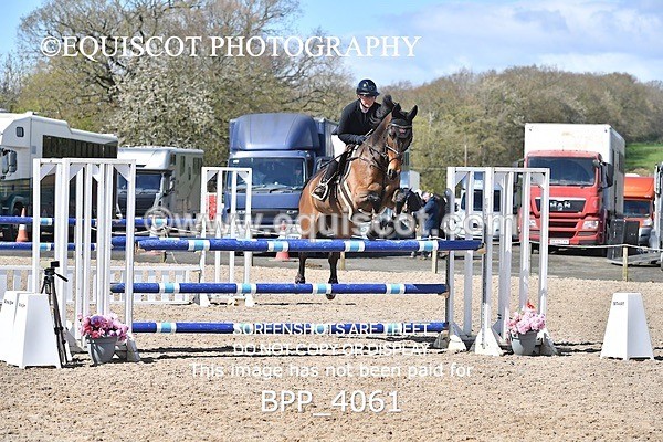 BPP_4061 - CLASS 6 FRI Senior Newcomers/ 1.10m Open
