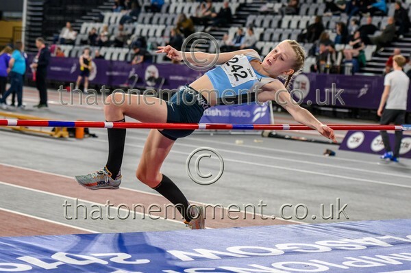 AgeInd25SUN-914154 - Field Female