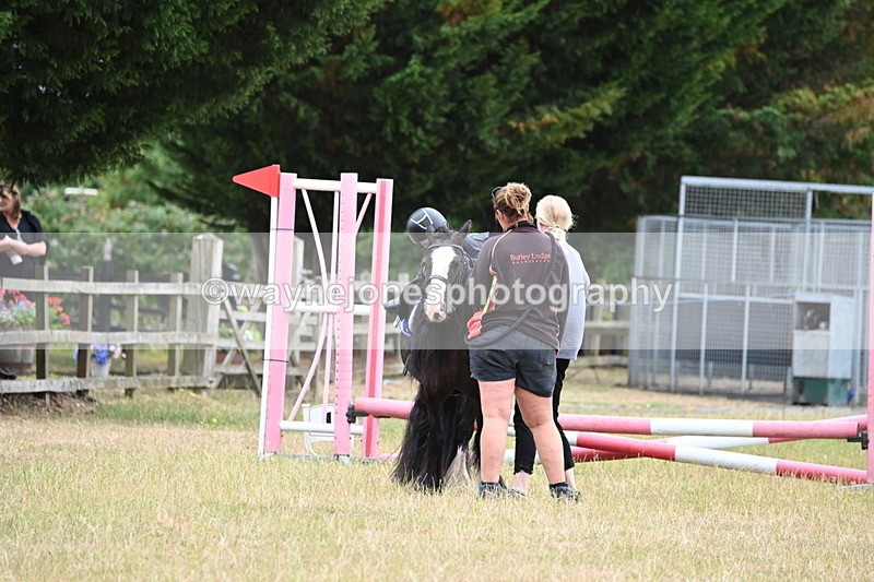 WJ6_9529 - Class 12 Minimus Jumping 45cm