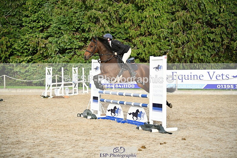 251004A-172657-02433 - Classes 12 & 13 90cm