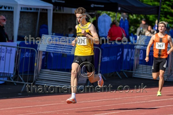 Age26 SUN-921493 - Track Male Set One