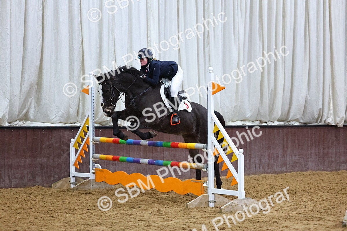 SBM_002847 - Class 6 - Holly & Ivy Stakes - 90cm