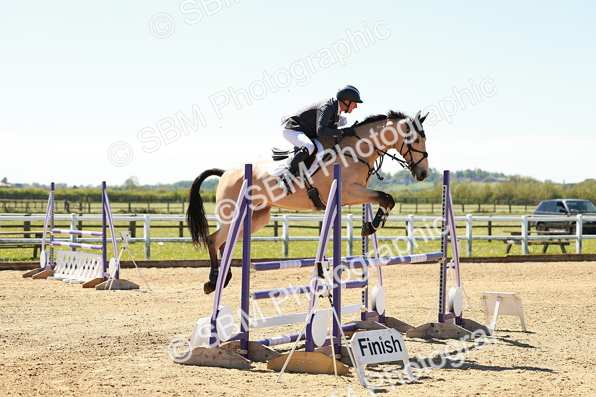 SBM_001194 - Class 4 - Senior Newcomers 1.10m