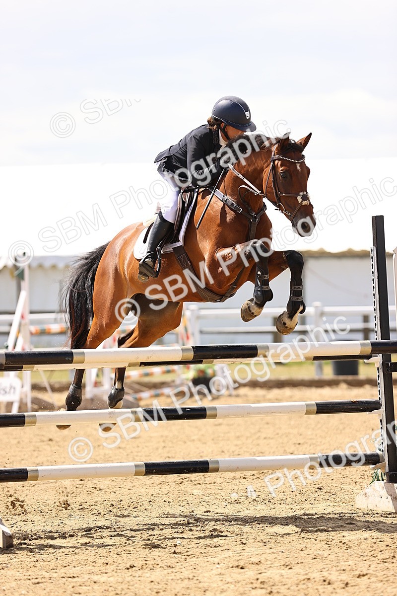 SBM_009818 - Class 8 - Senior Newcomers - 1.10  Open