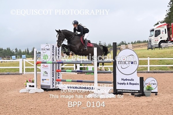 BPP_0104 - CLASS 25 SUN HOYS Redpost Equestrian Senior Foxhunter Second Round