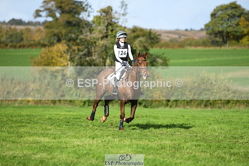 251024A-121240-09199 - B-124-Sophie.Lamb