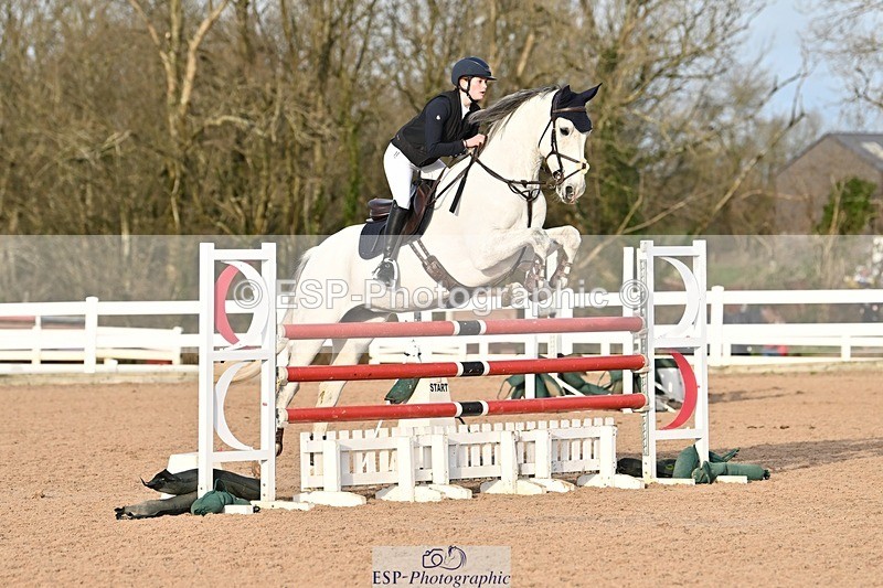 241208-134901-01835 - Cls 21 Newcomers and 1.10m Open