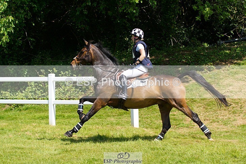 230528-112438-16628 - 407-KING_OF_THE_SWINGERS-Louise_Bradley-XC