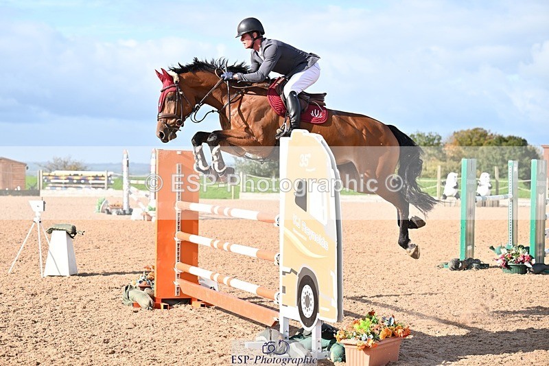 251005-103442-02796 - Cls 15 Foxhunter and 1.20m