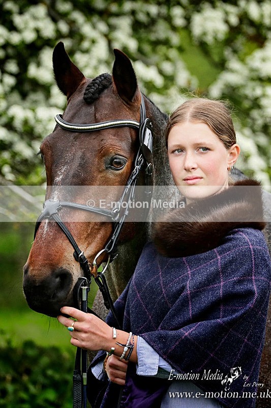 BE 310523 79a - Equestrian