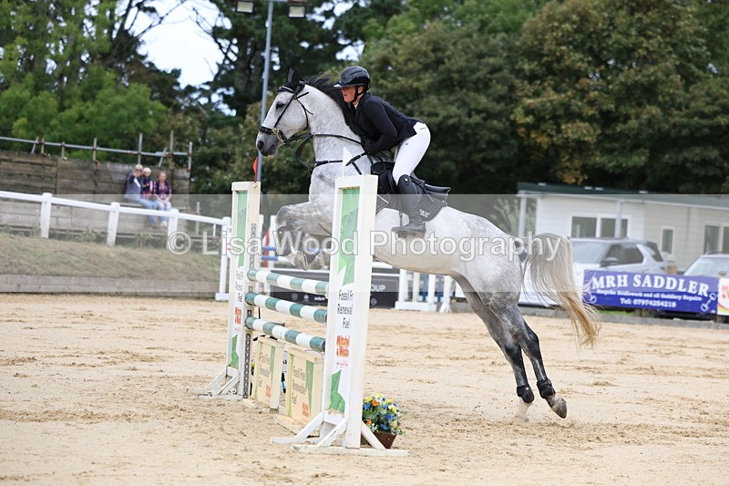 3E7A3167 - Class 8: Senior Newcomers/1.10m open