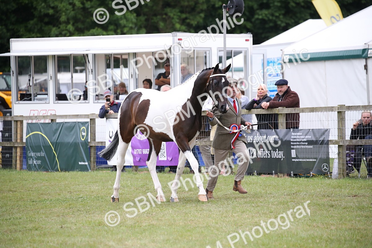 SBM_09804 - Ch 50 - Price Family Supreme In Hand