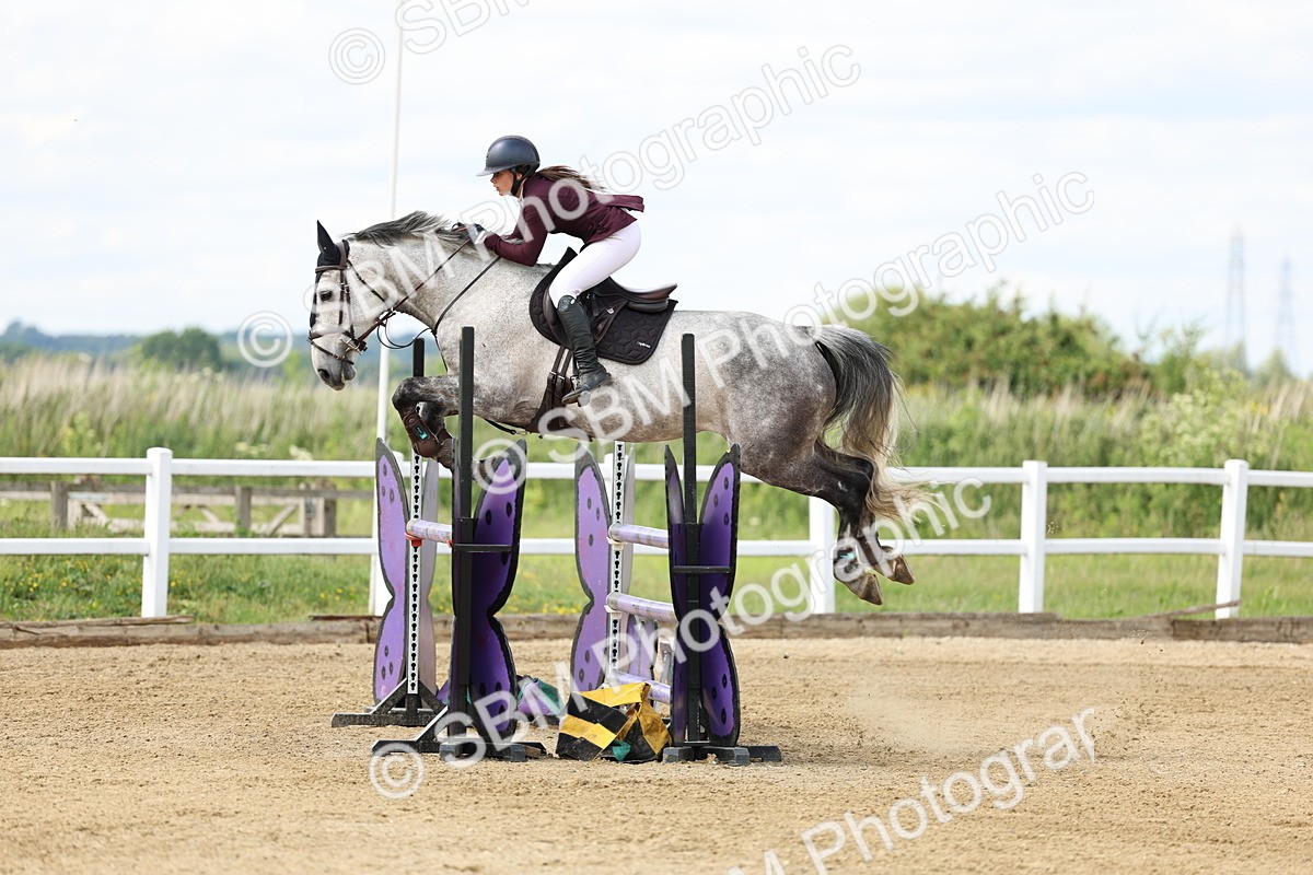 SBM_005999 - Class 19 - Senior Newcomers - 1.10m