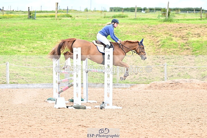 240608A-125254-02417 - Cls 4 Snr Newcomers and 1.10m Open