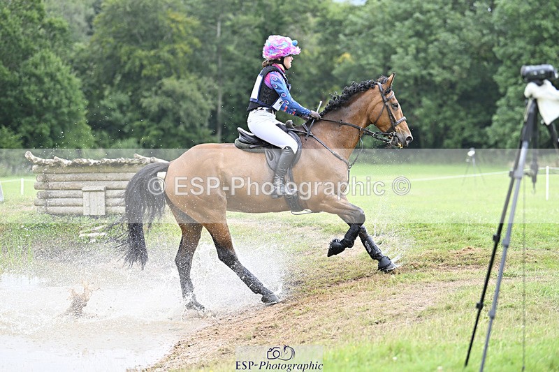 240804-131440-13983 - 464-Tichy_Sanders-SPARHANGER_VELVET