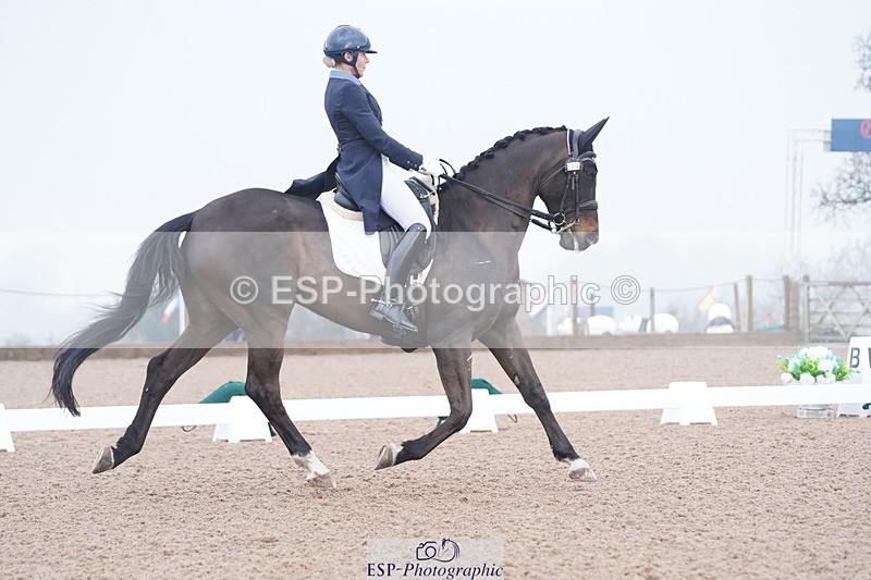 250404-081104-03707 - 018-Louise.Davison-Quamperfect