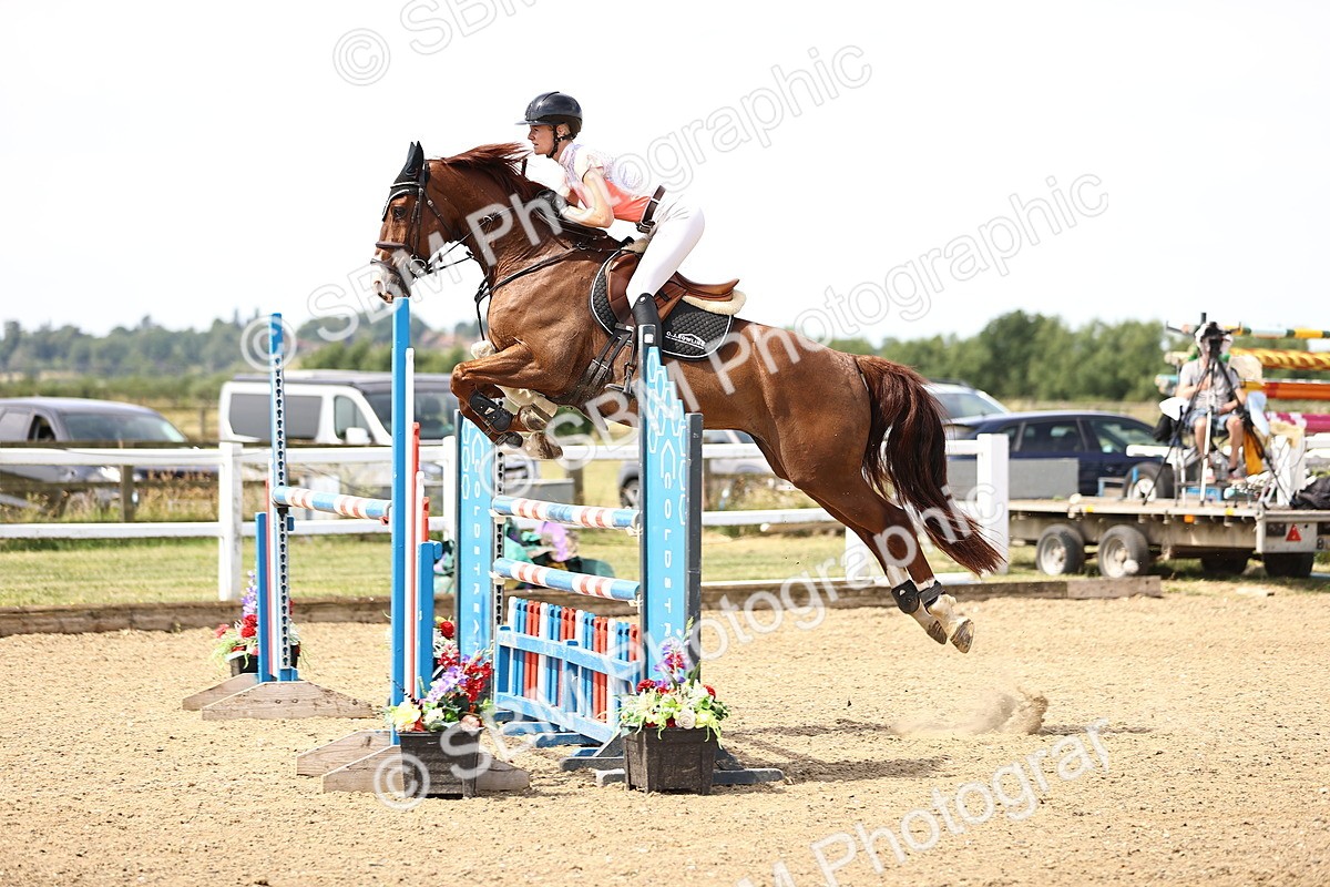 SBM_000456 - Class 15 - Redpost Equestian Senior Foxhunter - 1.20m