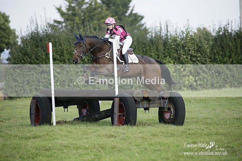  WWHT 171021 3927 - Open (1.00m)  17/10/21