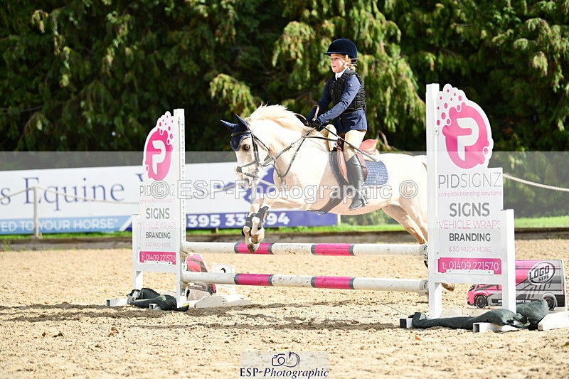 251004A-130437-01118 - Classes 6 & 7 60cm