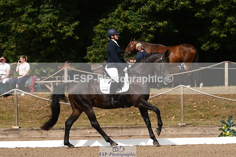 250719A-101045-03262 - 049-Veronica.Roberts-For.J'Adore