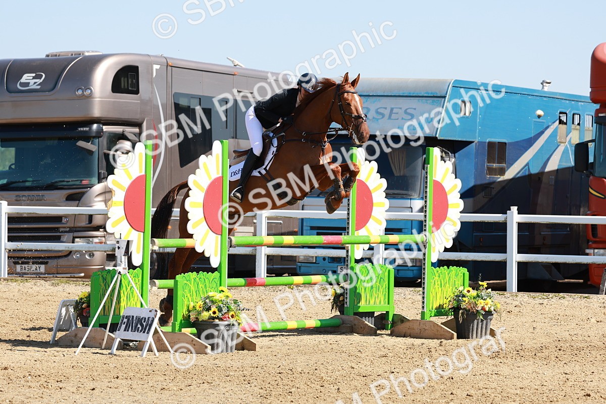 SBM_004515 - Class 17 - Senior Newcomers - 1.10m