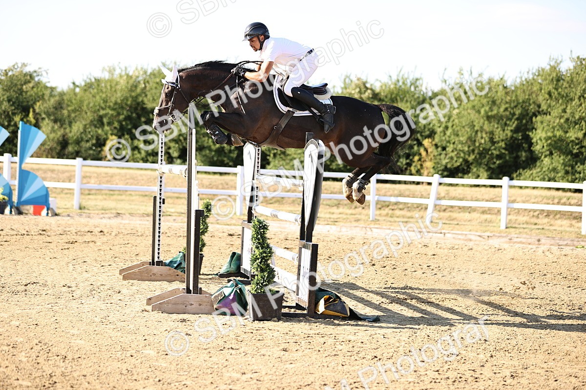 SBM_015900 - Class 18 - Senior 1.35m Open