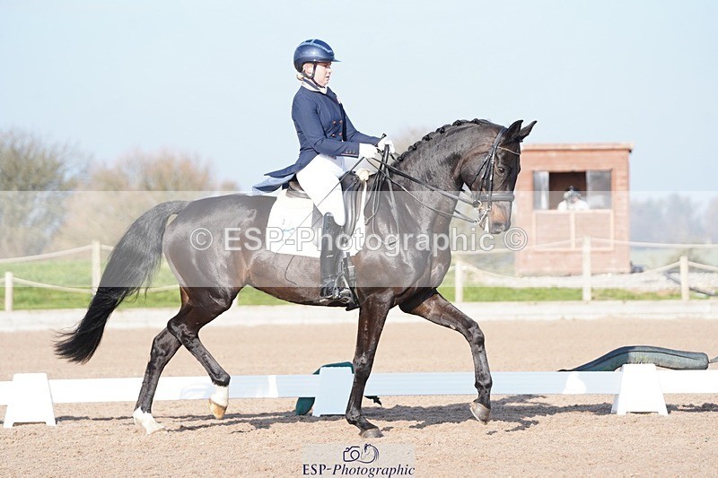 250403-090408-00111 - 003-Abbie.Newbury-Seagry.Firstamour