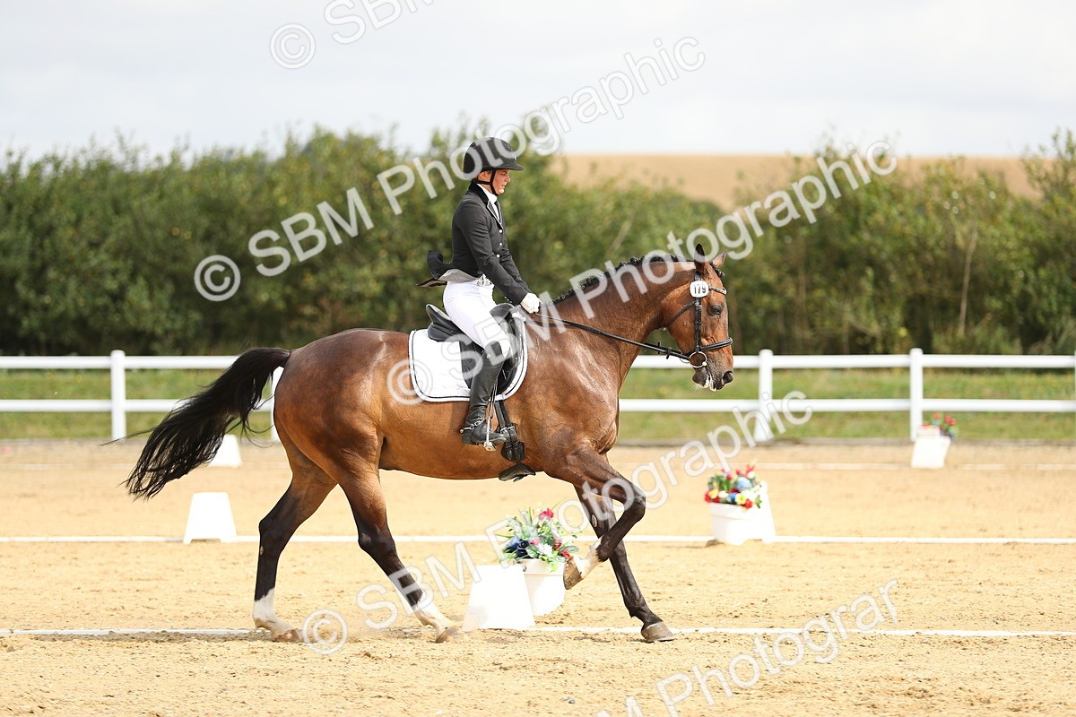 SBM_015671 - Class 13 - Novice 23 - 9.54-11.04