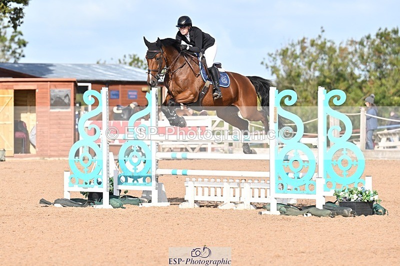 251005-104946-02873 - Cls 15 Foxhunter and 1.20m