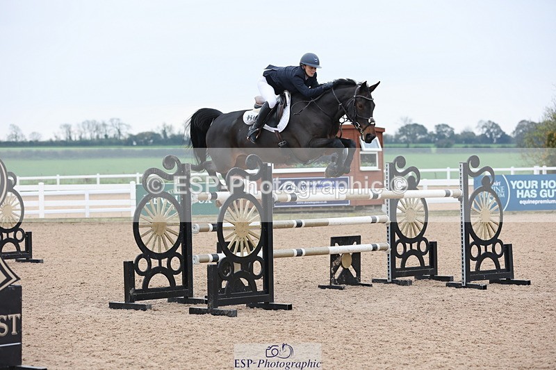 241101A-130940-01977 - FRI Cls 6 Foxhunter and 1.20m Open