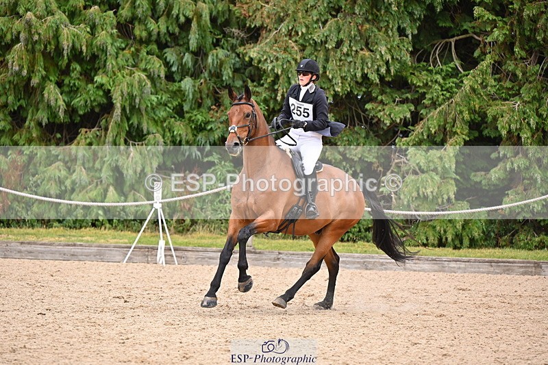 250802A-153842-06376 - F-255-Helen.Buckland-ZIA'S.ZAVITAS