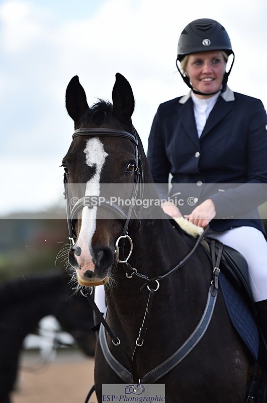 231014A-145248-05360 - Cls 15 1.05m Amateur Q 2nd R