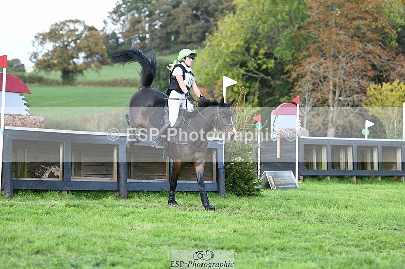 251024A-131022-11919 - B-148-Tarka.Abraham